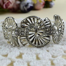 春夏銀光 歐美原單鑲鉆飾品，個性時尚新風(fēng)潮